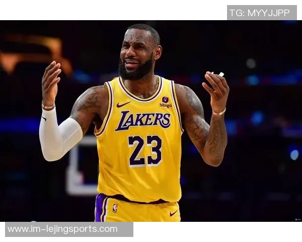 詹姆斯与东契奇同场25湖人本赛季保持全胜战绩7场不败