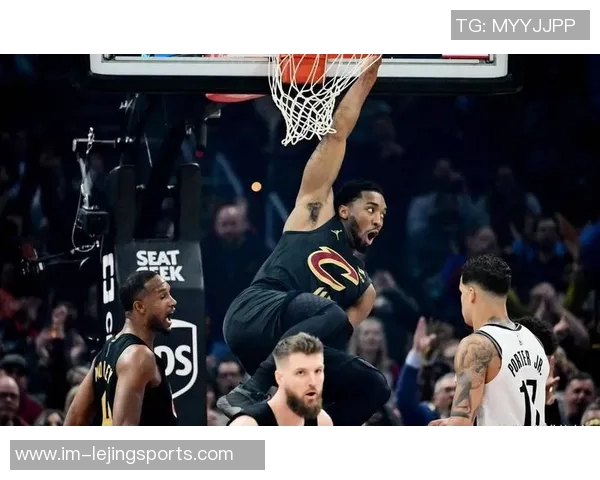 米切尔半场表现抢眼13投6中并罚球8中7砍下21分7篮板3助攻2抢断 米切尔半场表现抢眼13投6中并罚球8中7砍下21分7篮板3助攻2抢断